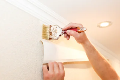 Pose de papier peint à Virginy — revêtements muraux et toiles de verre